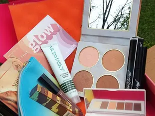 Is IPSY Glam Bag Plus Worth It?  (May 2020 Review)