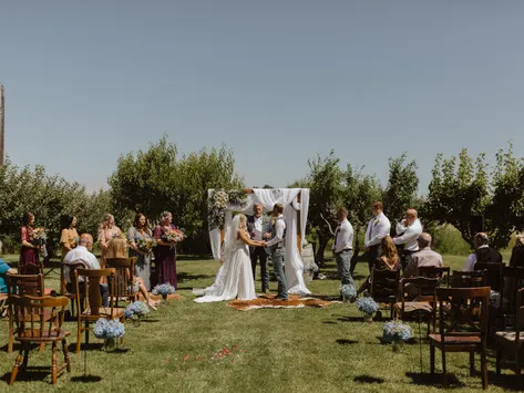 This Vintage-Meets-Elegant Ellensburg Wedding Venue has Sunshine, Views & Romantic Storybook Vibes