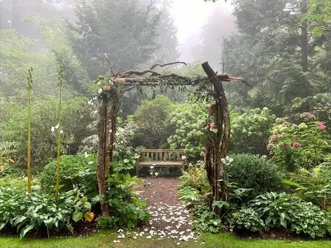 This Historic Garden Venue in Seattle is So Stunning, It's a True Fairy-Tale Wedding Spot!  